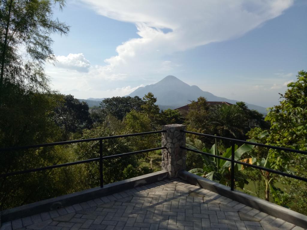 Arainn Bed & Breakfast Tretes Prigen By Ecommerceloka Exterior photo
